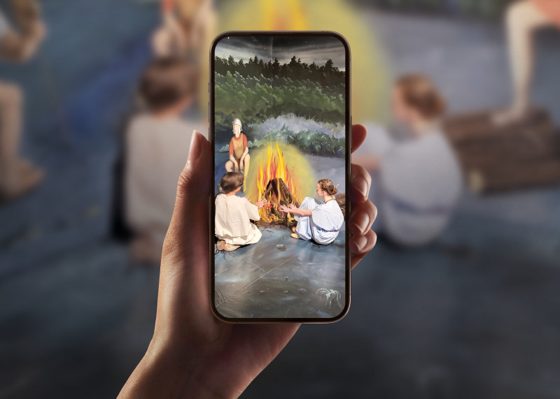 Das Bild zeigt den Marstall von innen, die Ausstellung befindet sich im Aufbau, es herrscht ein Durcheinander