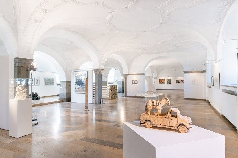 Blick in die Kunstausstellung 2022 im Hofgartensaal